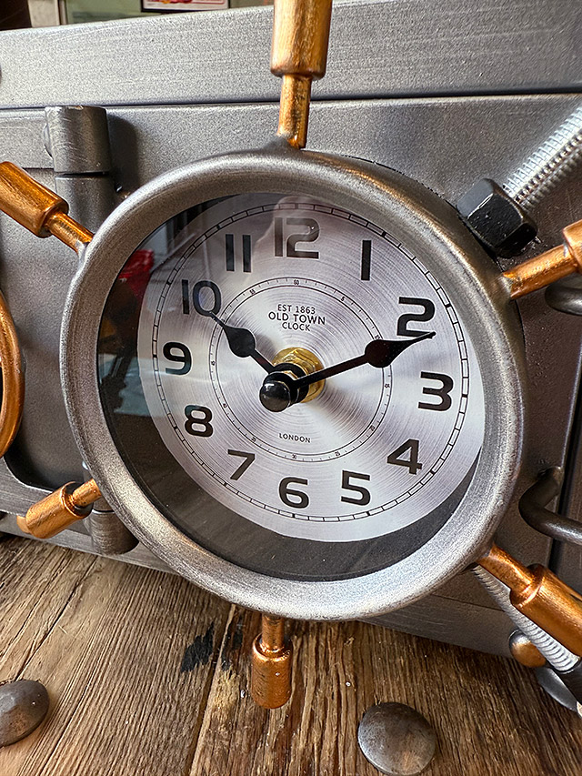 銀行の金庫みたいな　デスククロック　シークレットボックス　置き時計 ■ アメリカン雑貨 アメリカ雑貨 |  | 04