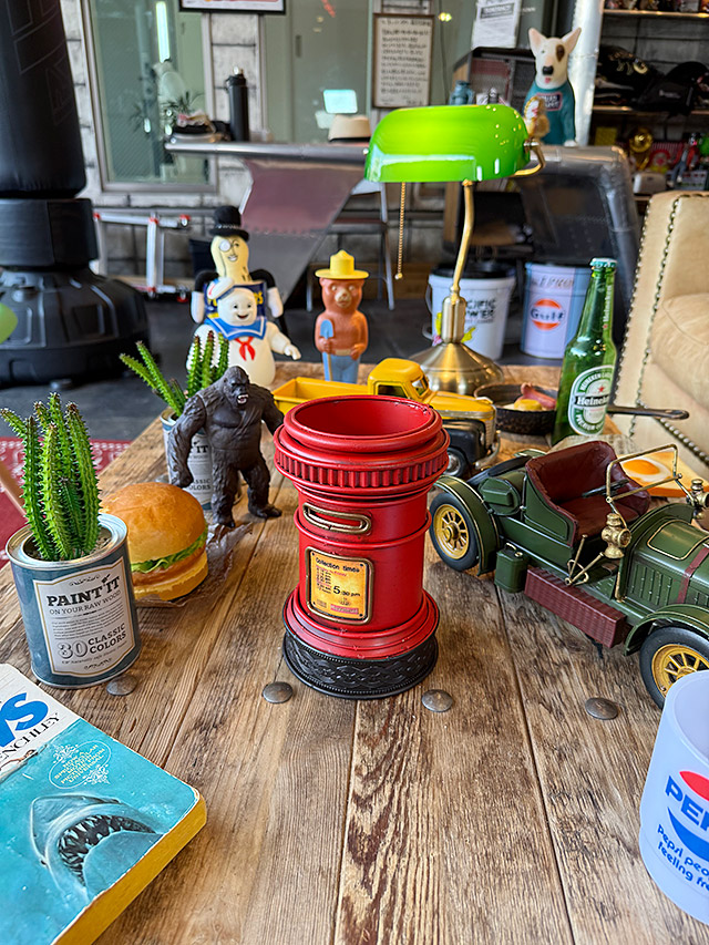 外国の郵便ポスト　フラワーポット　ブリキオブジェ ■ アメリカン雑貨 アメリカ雑貨 |  | 06