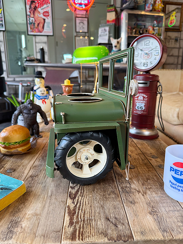 ジープ　ボトルホルダー＆フラワーポット　ブリキオブジェ ■ アメリカ雑貨 アメリカン雑貨 |  | 03