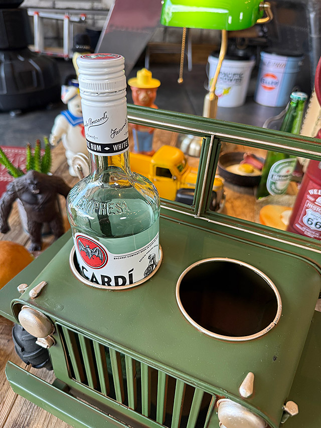 ジープ　ボトルホルダー＆フラワーポット　ブリキオブジェ ■ アメリカ雑貨 アメリカン雑貨 |  | 06