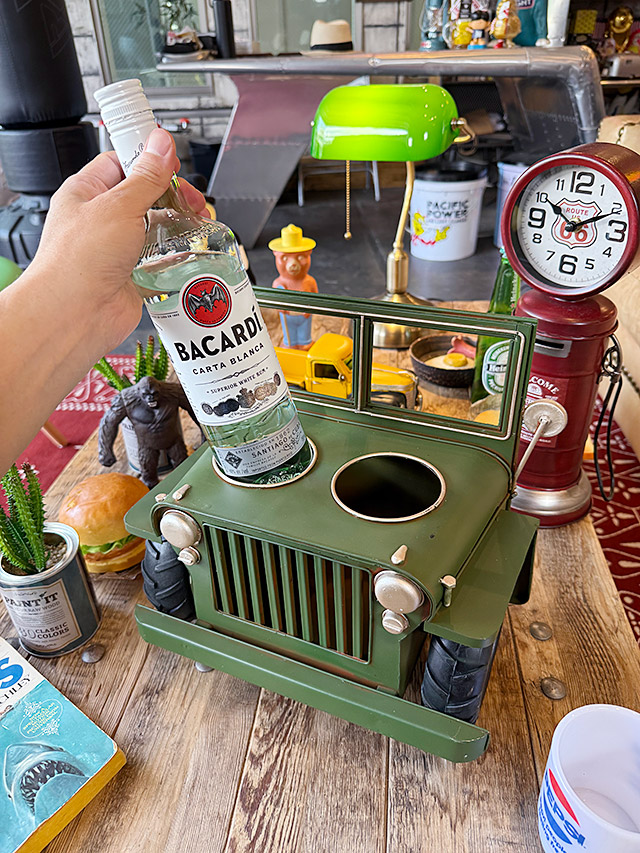 ジープ　ボトルホルダー＆フラワーポット　ブリキオブジェ ■ アメリカ雑貨 アメリカン雑貨 |  | 07