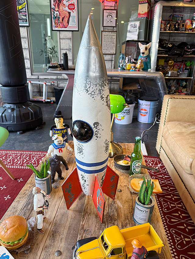 レトロロケット　ブリキオブジェ　ソーラーライト付き ■ アメリカン雑貨 アメリカ雑貨 |  | 08