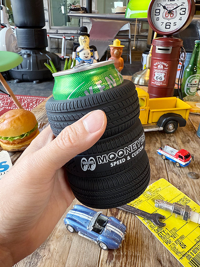 ムーンアイズ　タイヤ　クージー　缶クーラー＆ペンホルダー |  | 02