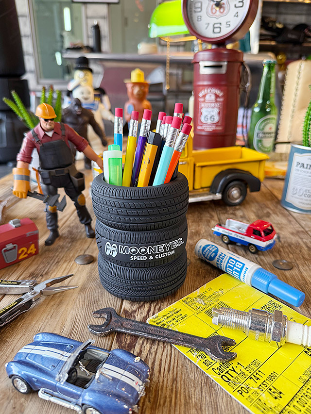 ムーンアイズ　タイヤ　クージー　缶クーラー＆ペンホルダー |  | 05