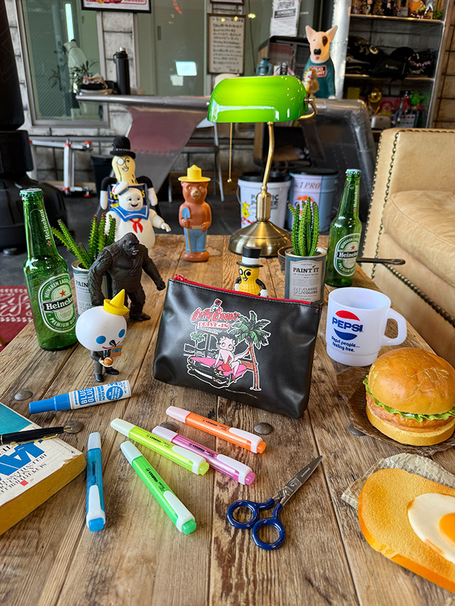 ベティ・ブープ　スクエアポーチ　（ブラック） ■ アメリカ雑貨 アメリカン雑貨 |  | 02