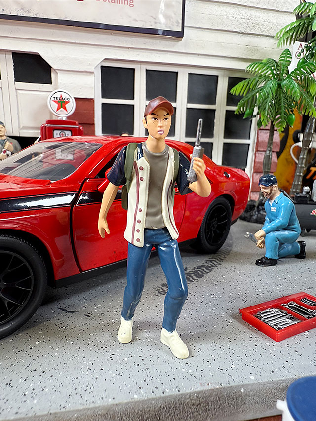 Jada　海外ドラマ「ウォーキングデッド」　2015年　ダッジ　チャレンジャー　SRT ヘルキャット　ミニカー　1/24　（グレンのフィギュア付） |  | 04