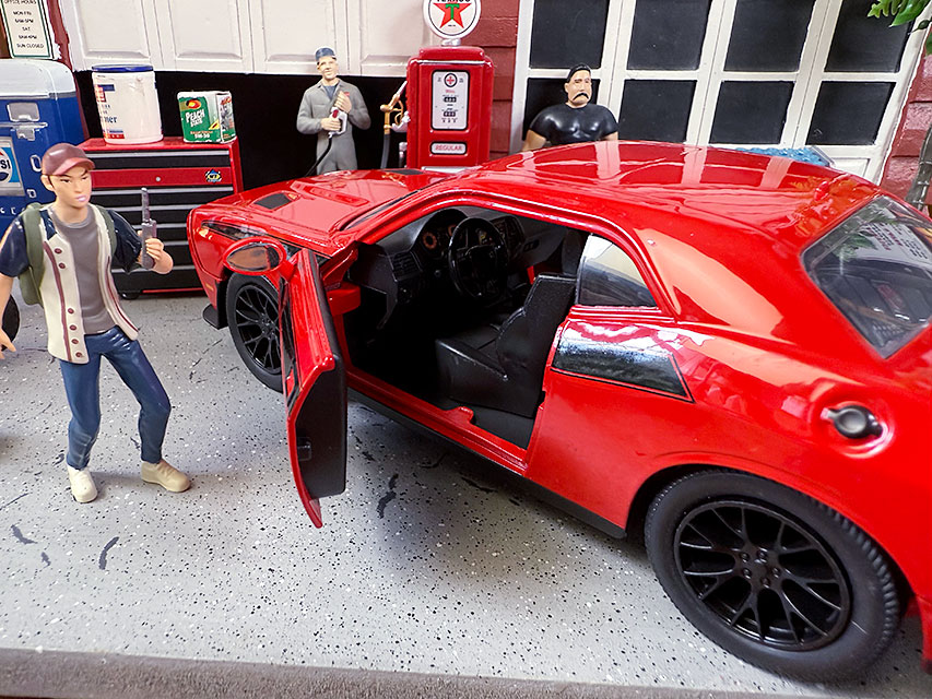 Jada　海外ドラマ「ウォーキングデッド」　2015年　ダッジ　チャレンジャー　SRT ヘルキャット　ミニカー　1/24　（グレンのフィギュア付） |  | 06