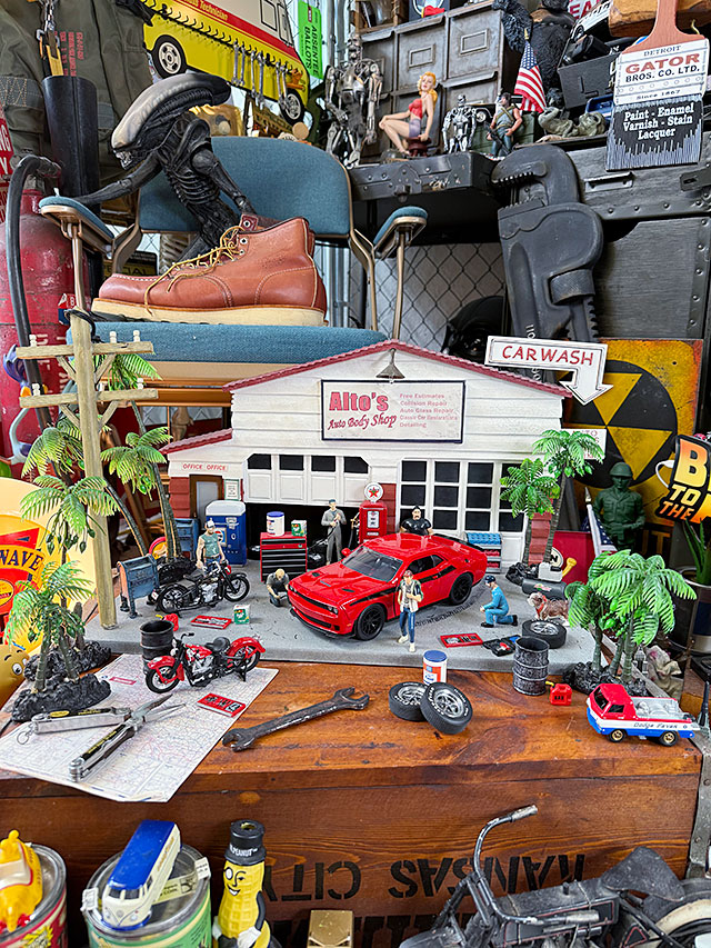 Jada　海外ドラマ「ウォーキングデッド」　2015年　ダッジ　チャレンジャー　SRT ヘルキャット　ミニカー　1/24　（グレンのフィギュア付） |  | 11