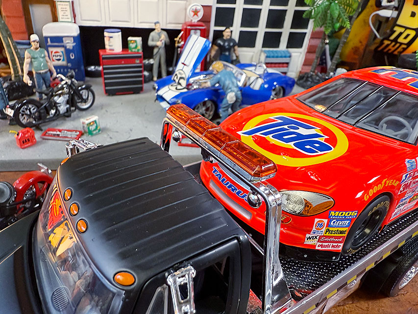 Jada　インターナショナル　デュラスター4400　フラットベッド　ダイキャストミニカー　1/24　(ブラック)　積載トラック　キャリアカー |  | 04