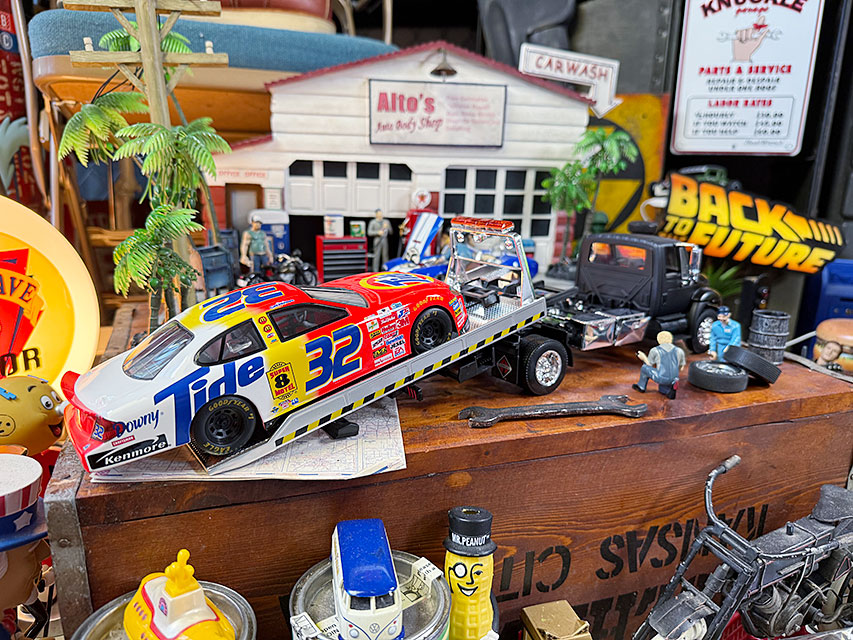 Jada　インターナショナル　デュラスター4400　フラットベッド　ダイキャストミニカー　1/24　(ブラック)　積載トラック　キャリアカー |  | 10