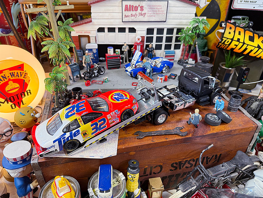 Jada　インターナショナル　デュラスター4400　フラットベッド　ダイキャストミニカー　1/24　(ブラック)　積載トラック　キャリアカー |  | 11