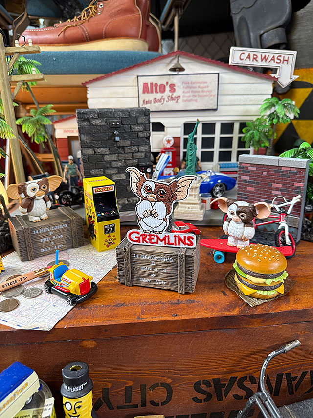 映画　グレムリン　ギズモ　ワッペン　（ギズモ＆ロゴ） ■ アメリカン雑貨 アメリカ雑貨 爆買 |  | 01