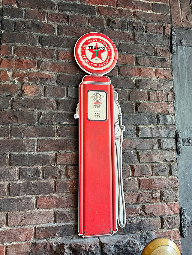 ビッグサイズ看板　104cm　テキサコ　ガスポンプ型　エンボスティンサイン　ブリキ看板　（TEXACO）　■ アメリカ雑貨 アメリカン雑貨 |  | 04