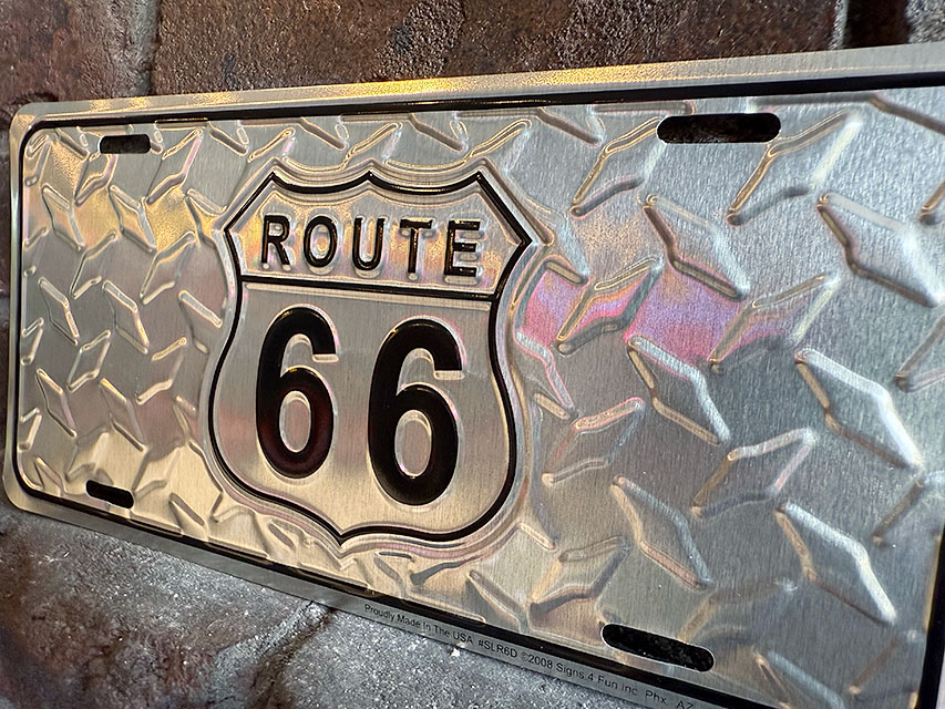 ルート66　ライセンスプレート　（シールドシェイプ/シルバー/鉄板模様） ■ アメリカン雑貨 アメリカ雑貨 爆買 |  | 01
