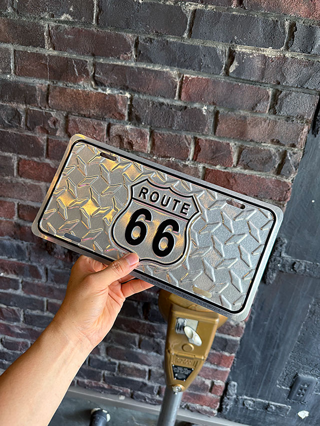 ルート66　ライセンスプレート　（シールドシェイプ/シルバー/鉄板模様） ■ アメリカン雑貨 アメリカ雑貨 爆買 |  | 04