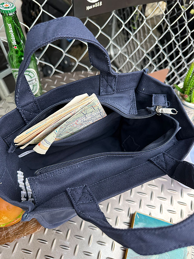 ハレイワ　ミニトートバッグ　（ネイビー/プッシュカートガール）　ハワイアン ■ アメリカン雑貨 アメリカ雑貨 爆買 |  | 07