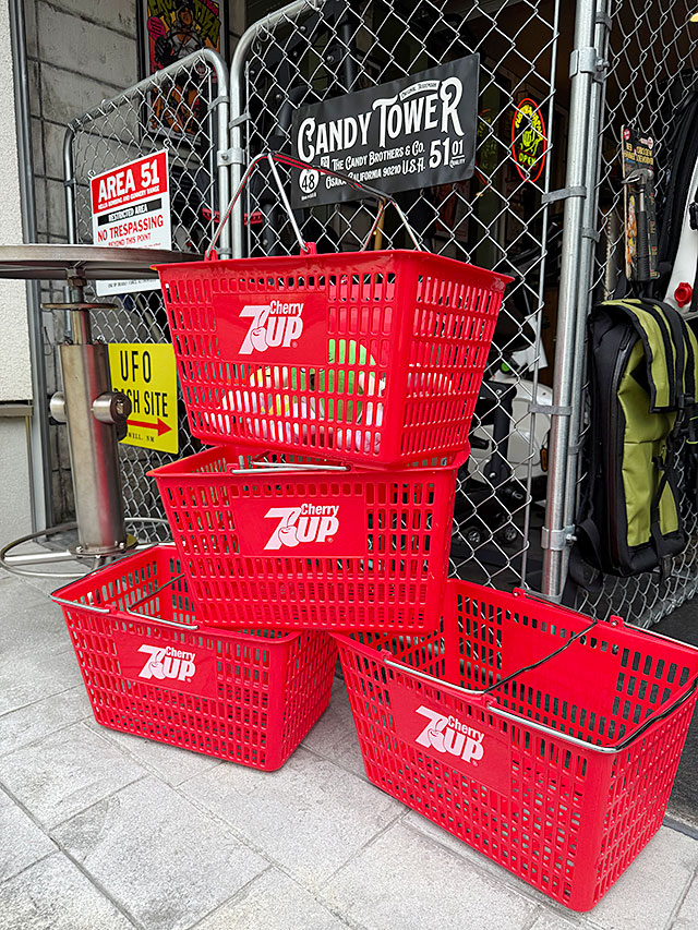 アメリカ業務用　ショッピングバスケット　（7UP　セブンアップ/レッド）　単品 ■ アメリカン雑貨 アメリカ雑貨 |  | 04
