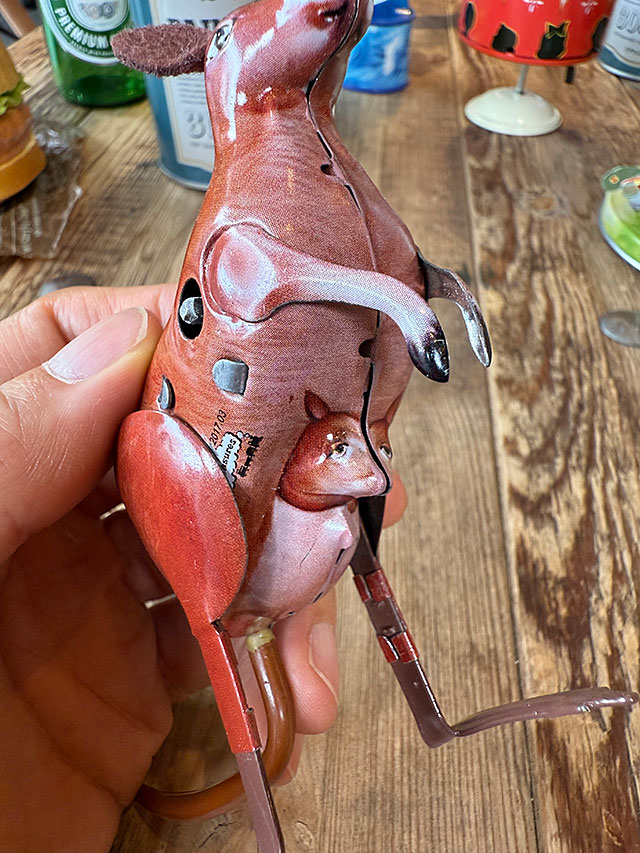 懐かしのブリキのおもちゃ ぴょんぴょん カンガルー ゼンマイ式