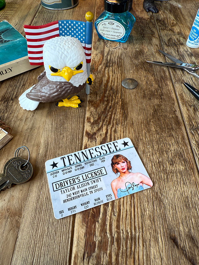 パロディ免許証　フェイマスピープル　ライセンスカード　（テイラー・スウィフト） ■ アメリカン雑貨 アメリカ雑貨 爆買 |  | 01