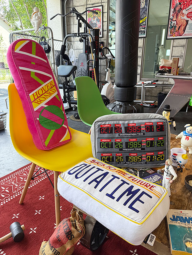 映画　バック・トゥ・ザ・フューチャー　ダイカット　クッション　（3個セット）　オフィシャルグッズ ■ アメリカン雑貨 アメリカ雑貨 | 