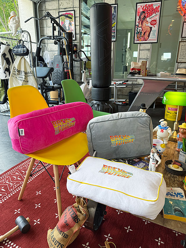 映画　バック・トゥ・ザ・フューチャー　ダイカット　クッション　（3個セット）　オフィシャルグッズ ■ アメリカン雑貨 アメリカ雑貨 |  | 04