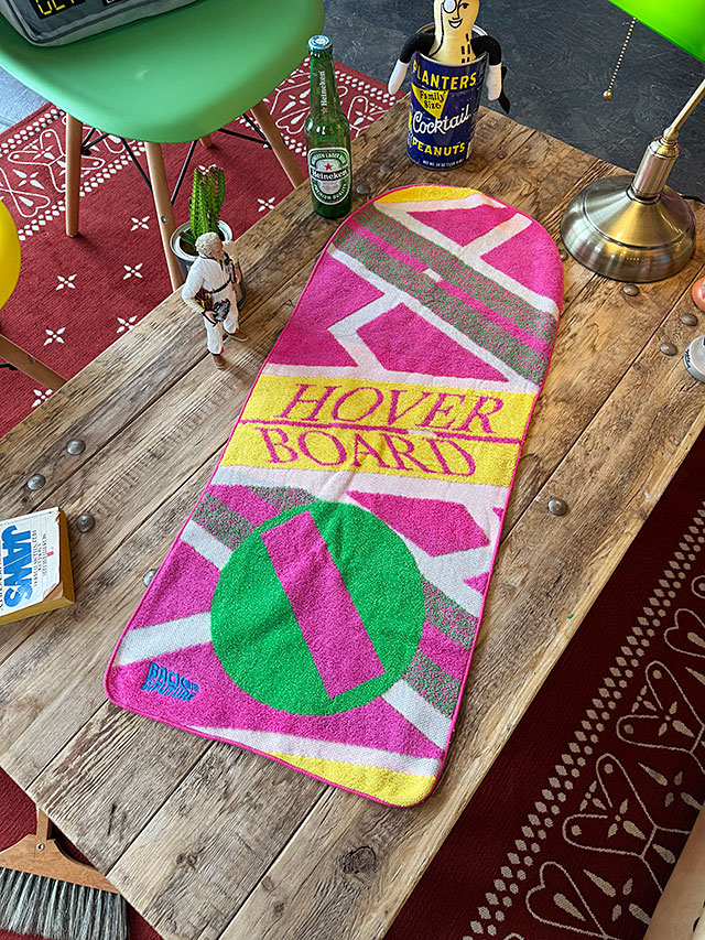 映画　バック・トゥ・ザ・フューチャー　ホバーボード　オフィシャル　フェイスタオル ■ アメリカン雑貨 アメリカ雑貨 | 