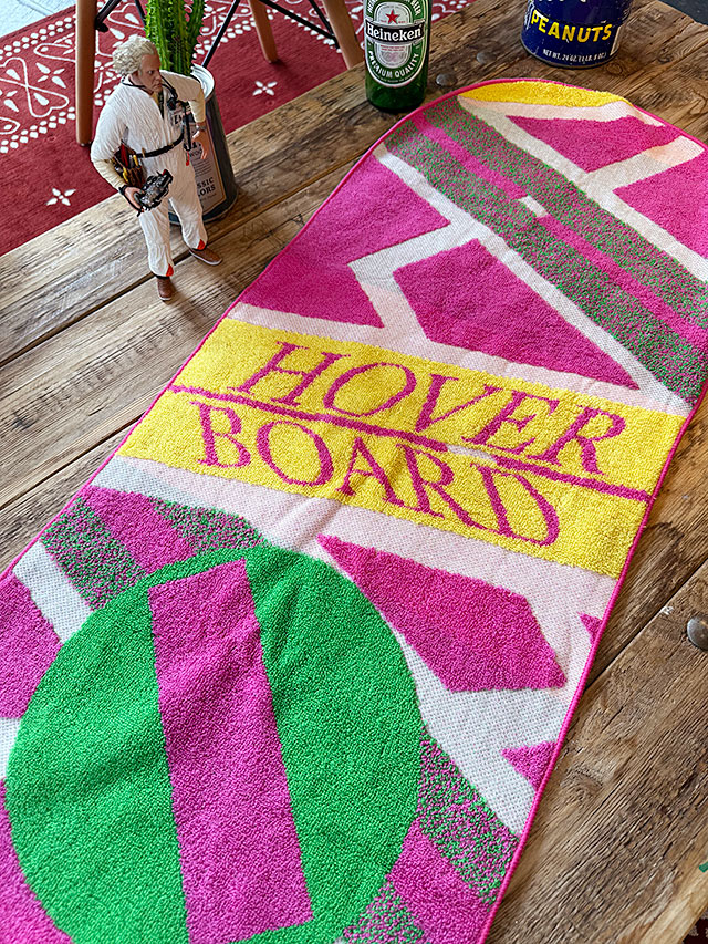 映画　バック・トゥ・ザ・フューチャー　ホバーボード　オフィシャル　フェイスタオル ■ アメリカン雑貨 アメリカ雑貨 |  | 01