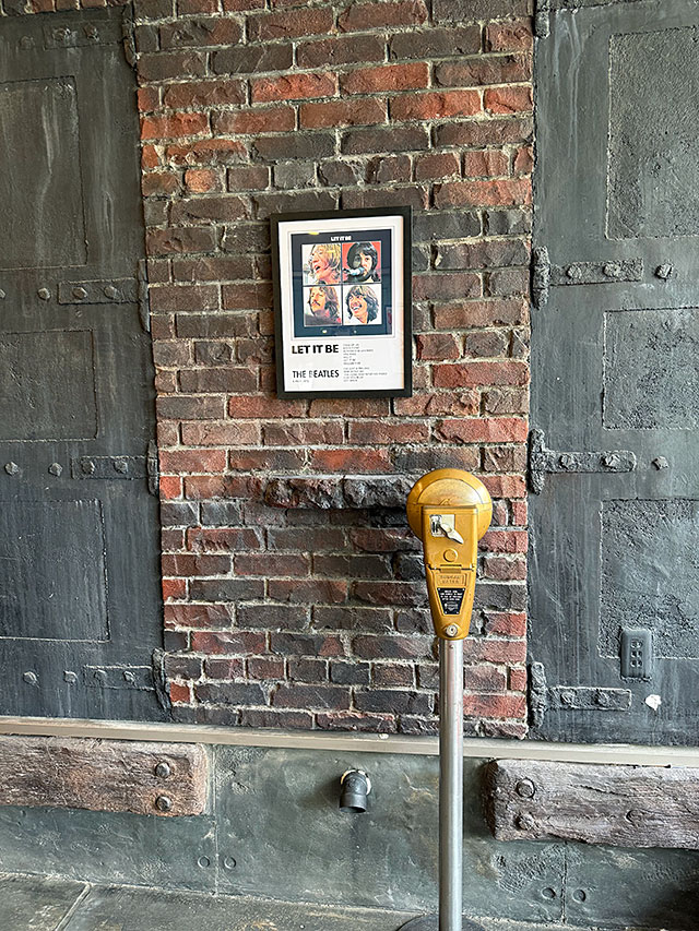 ビートルズ　レコードジャケット　オフィシャル　アートフレーム　（レット・イット・ビー/LET IT BE）　■ アメリカン雑貨 アメリカ雑貨 |  | 04