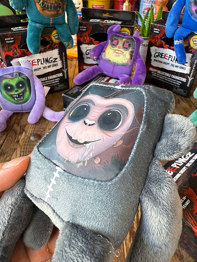 イギリスのHMVで驚異的な売上を記録！ グリープズ レンチキュラー 