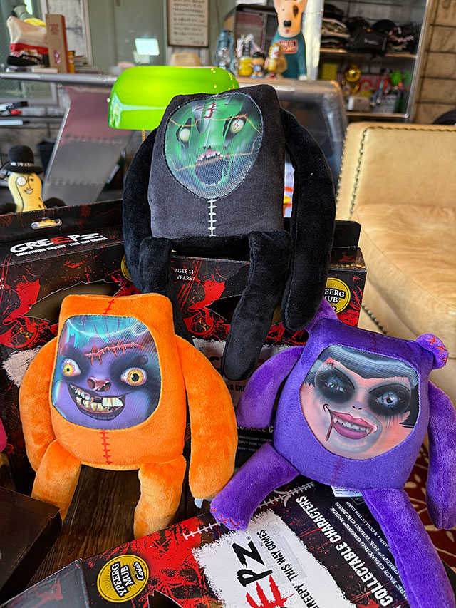 イギリスのHMVで驚異的な売上を記録！ グリープズ レンチキュラー