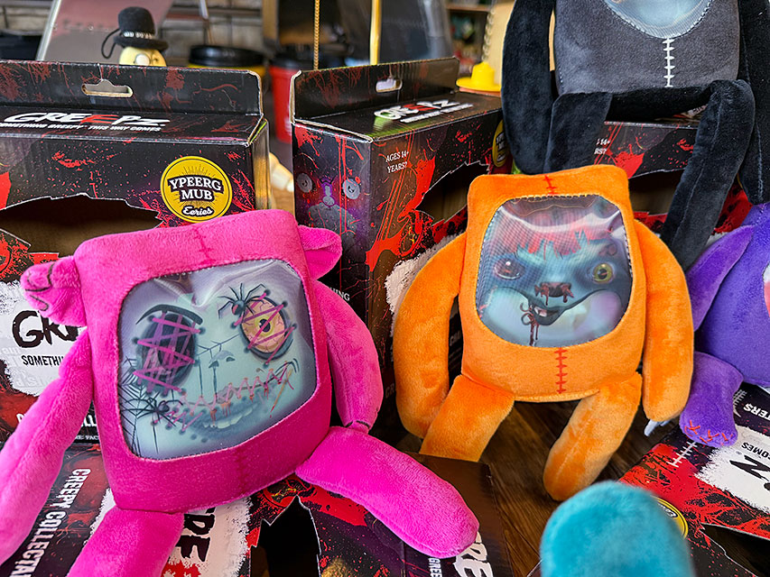 イギリスのHMVで驚異的な売上を記録！ グリープズ レンチキュラー