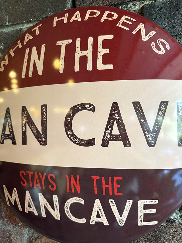 男の秘密基地　男の隠れ家　マンケイブ　ドームサイン　ブリキ看板 ■ アメリカン雑貨 アメリカ雑貨 |  | 01