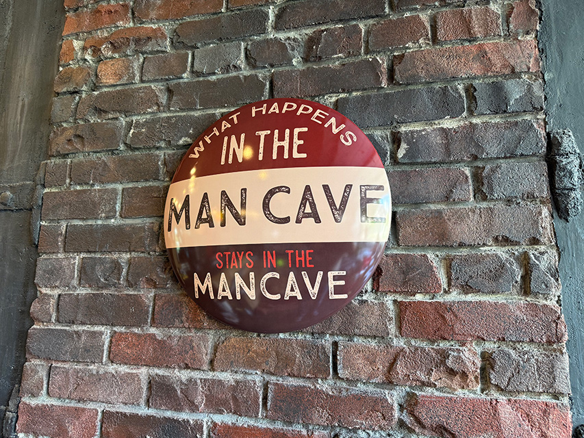 男の秘密基地　男の隠れ家　マンケイブ　ドームサイン　ブリキ看板 ■ アメリカン雑貨 アメリカ雑貨 |  | 04