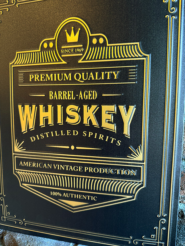 古い建物の看板みたいなお酒の看板　（ウイスキー）　エンボスティン　ティンサイン　ブリキ看板 ■ アメリカン雑貨 アメリカ雑貨 |  | 01