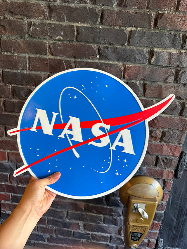 NASA　ミートボールロゴ　エンボス　ティンサイン　ブリキ看板 ■ アメリカン雑貨 アメリカ雑貨 |  | 04