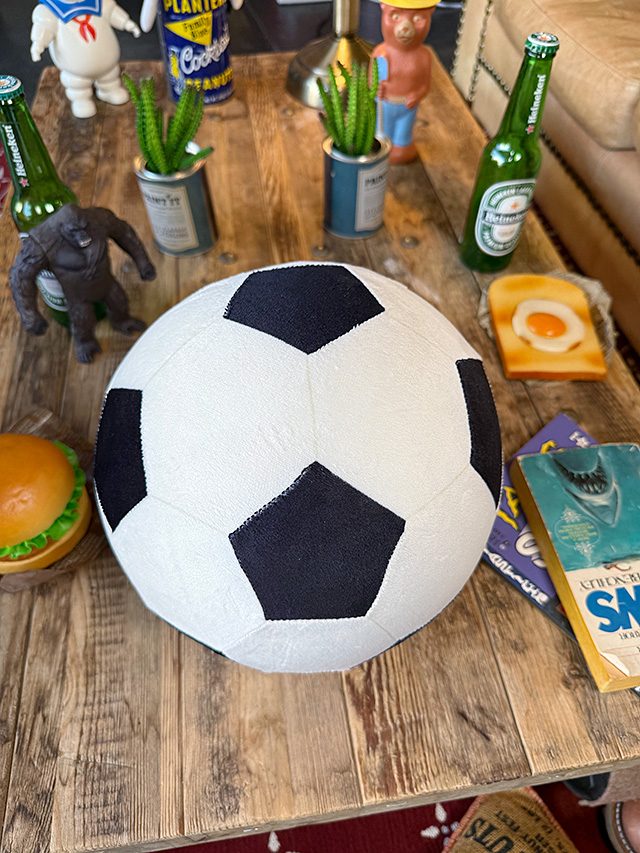 ガッツ！！ サッカー部　サッカーボール　クッション ■ アメリカン雑貨 アメリカ雑貨 |  | 01
