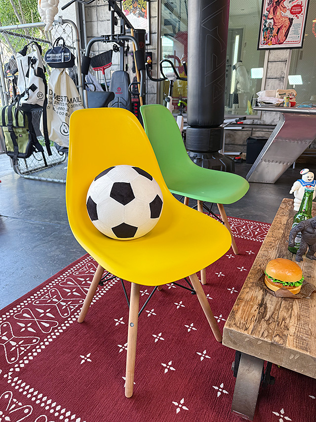 ガッツ！！ サッカー部　サッカーボール　クッション ■ アメリカン雑貨 アメリカ雑貨 |  | 03