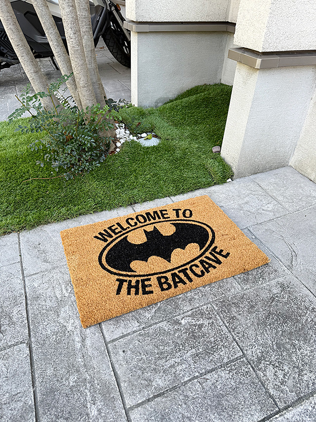 バットマン　秘密基地　バットケイブ　ココマット　靴のままで使う玄関マット　ドアマット　コイヤーマット　公式グッズ 爆買 |  | 03