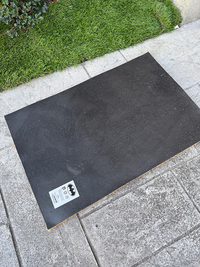 バットマン　秘密基地　バットケイブ　ココマット　靴のままで使う玄関マット　ドアマット　コイヤーマット　公式グッズ 爆買 |  | 04