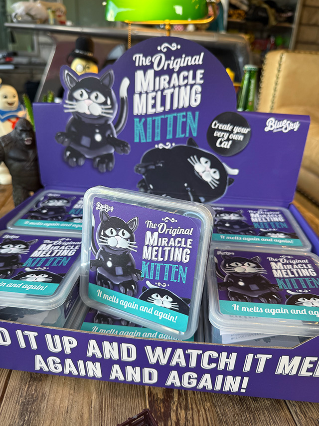 溶けるネコ　ミラクル　メルティング　キトゥン ■ アメリカン雑貨 アメリカ雑貨 | 