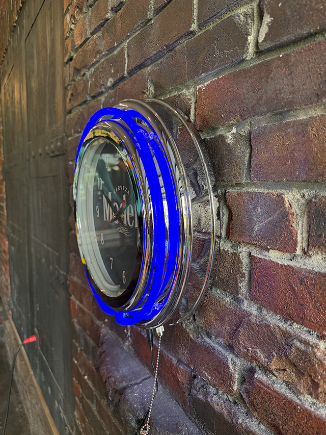 ガレージネオンクロック　（モデロ）　メキシカンビアー　モデロ　エスペシアル　Modelo Cerveza ■ アメリカン雑貨 アメリカ雑貨 |  | 03