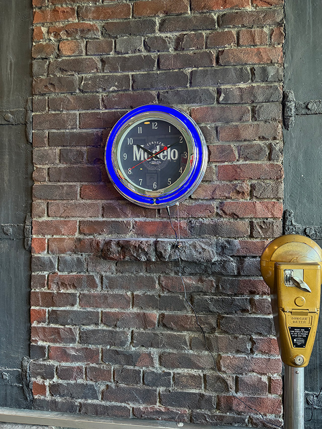 ガレージネオンクロック　（モデロ）　メキシカンビアー　モデロ　エスペシアル　Modelo Cerveza ■ アメリカン雑貨 アメリカ雑貨 |  | 04