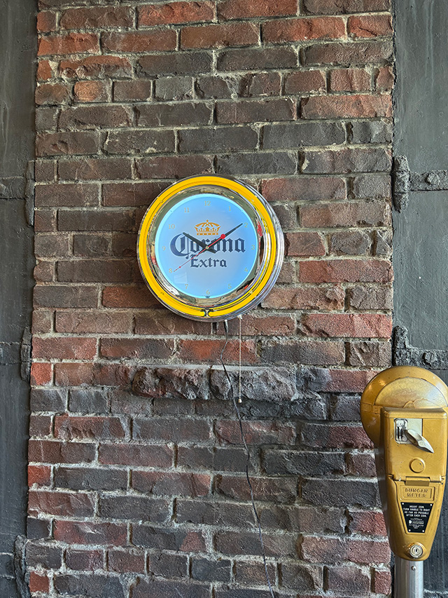 ガレージネオンクロック　（コロナ）　メキシカンビアー ■ アメリカン雑貨 アメリカ雑貨 |  | 04