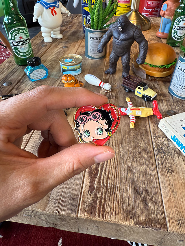 ベティ・ブープ　ピンバッジ　（ハート）　ピンズ ■ アメリカン雑貨 アメリカ雑貨 |  | 04