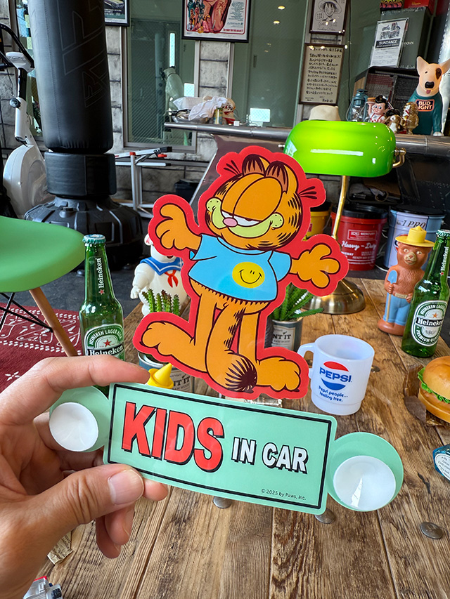 ガーフィールド　「子供乗ってます」　ゆらゆら　スイングサイン ■ アメリカン雑貨 アメリカ雑貨 | 