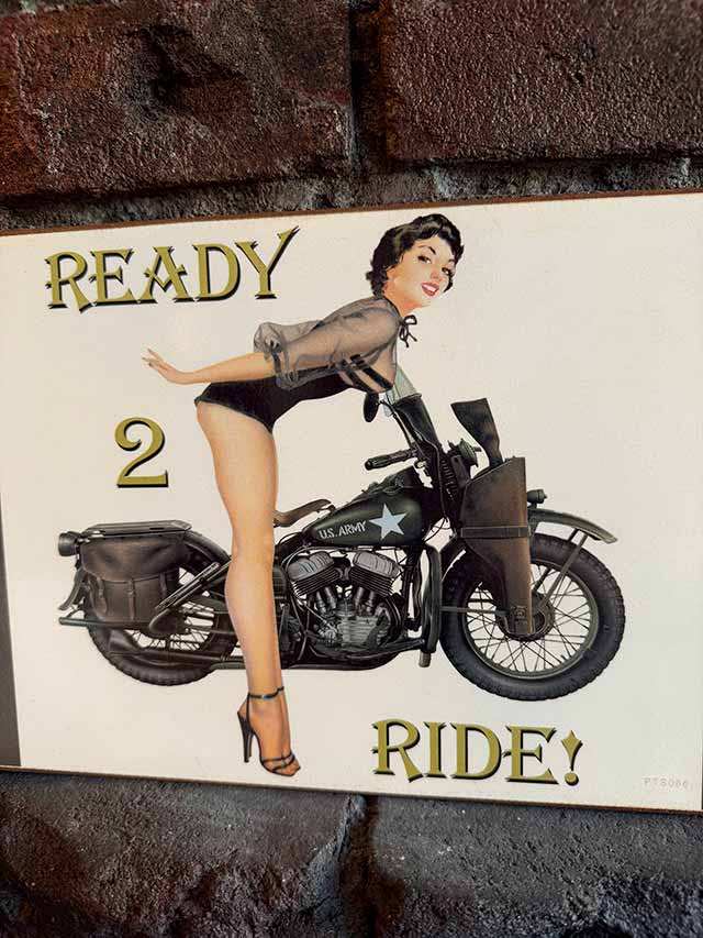 ハーレーWLA × ピンナップガール　ヘヴィースチールサイン　看板　MADE IN U.S.A. ■ アメリカン雑貨 アメリカ雑貨 |  | 01