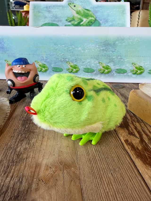 トコトコはねる かわいいカエルちゃん　ぜんまい式　トコトコ人形　単品 ■ アメリカン雑貨 アメリカ雑貨 |  | 02