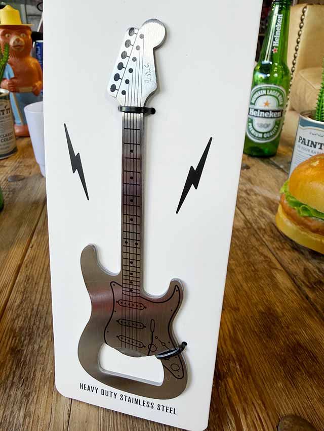 ロックスター　ギターボトルオープナー　（ブルース）　ストラトキャスタータイプ ■ アメリカン雑貨 アメリカ雑貨 |  | 01