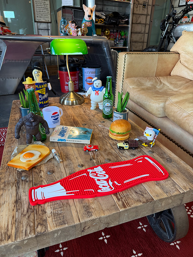 コカ・コーラ　プレイス　バーマット　コンツアーボトル　（レッド） ■ アメリカン雑貨 アメリカ雑貨 | Coca Cola | 03