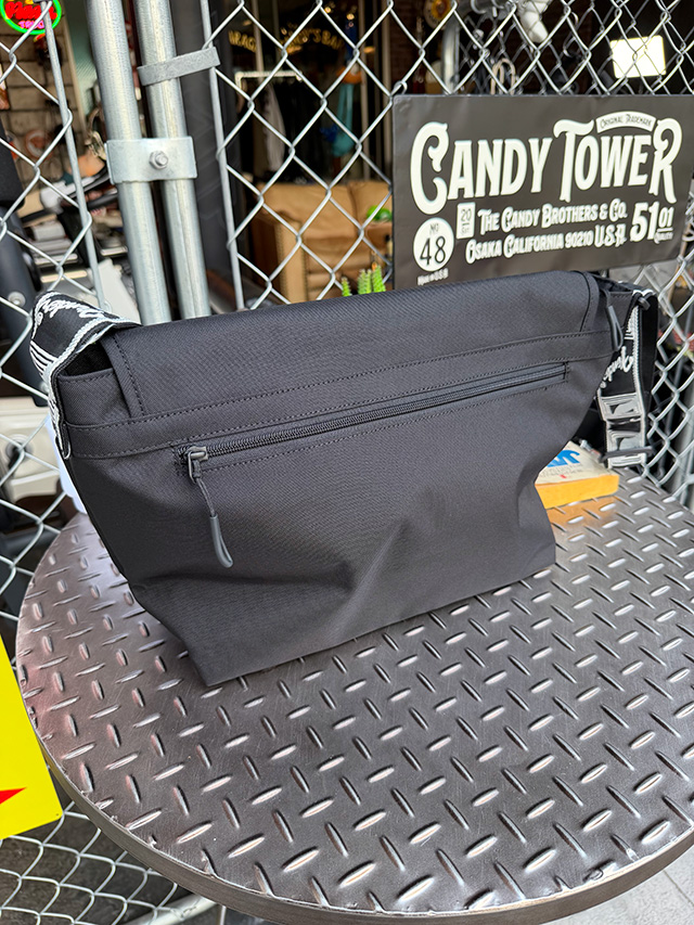 フェンダー　オフィシャル　フラップ　ショルダーバッグ　（Lサイズ/グレーストラップ）　FENDER ■ アメリカン雑貨 アメリカ雑貨 |  | 07